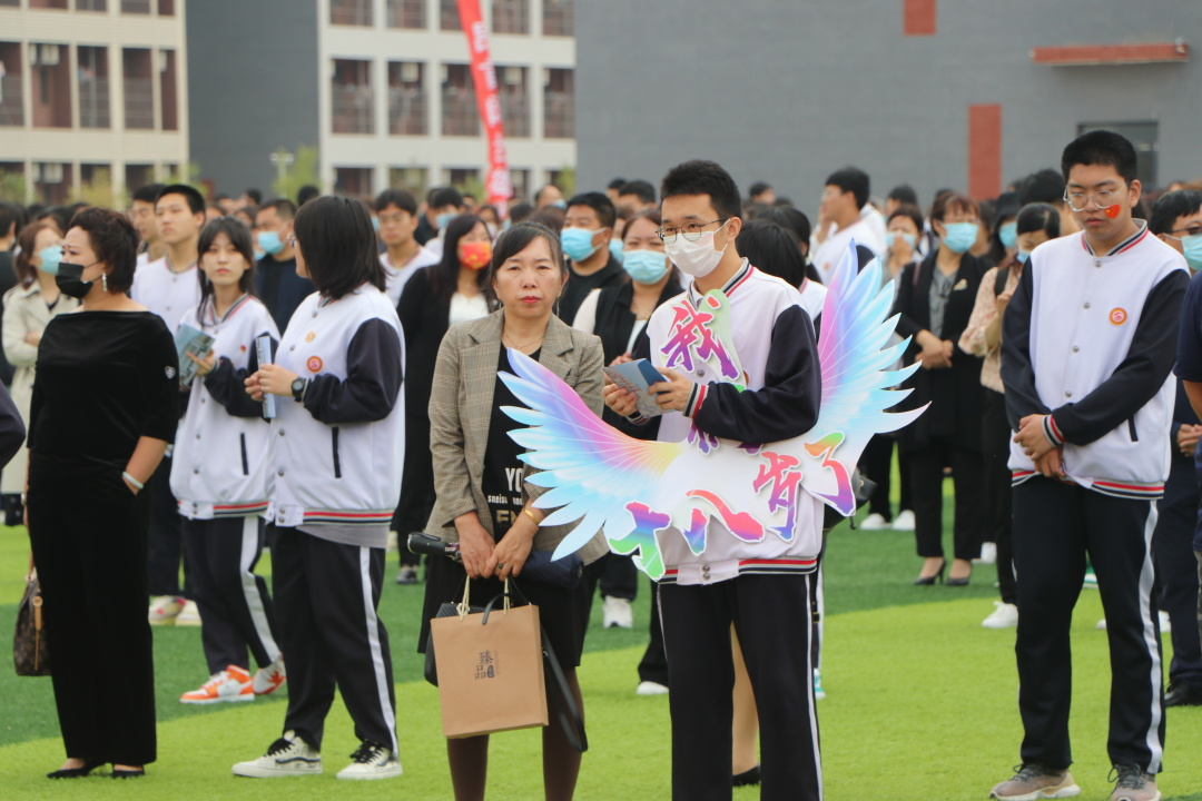 逐梦青春心向党 感恩家国勇担当——中恒高级中学高三年级成人礼纪实