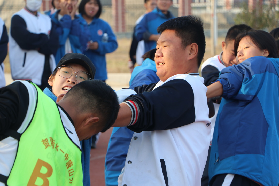 一绳之间 相决高下——中恒高级中学高一年级拔河比赛