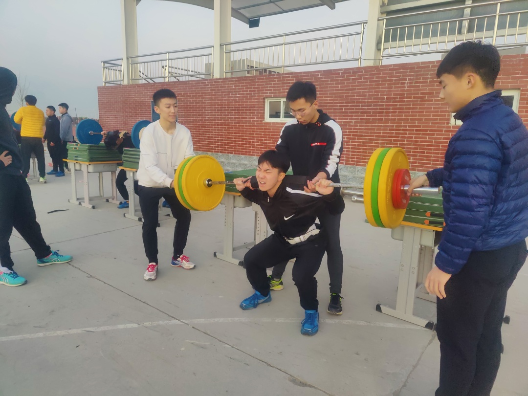 致体育生——中恒高级中学高三年级体育生日常纪实