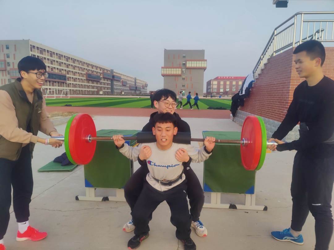 致体育生——中恒高级中学高三年级体育生日常纪实
