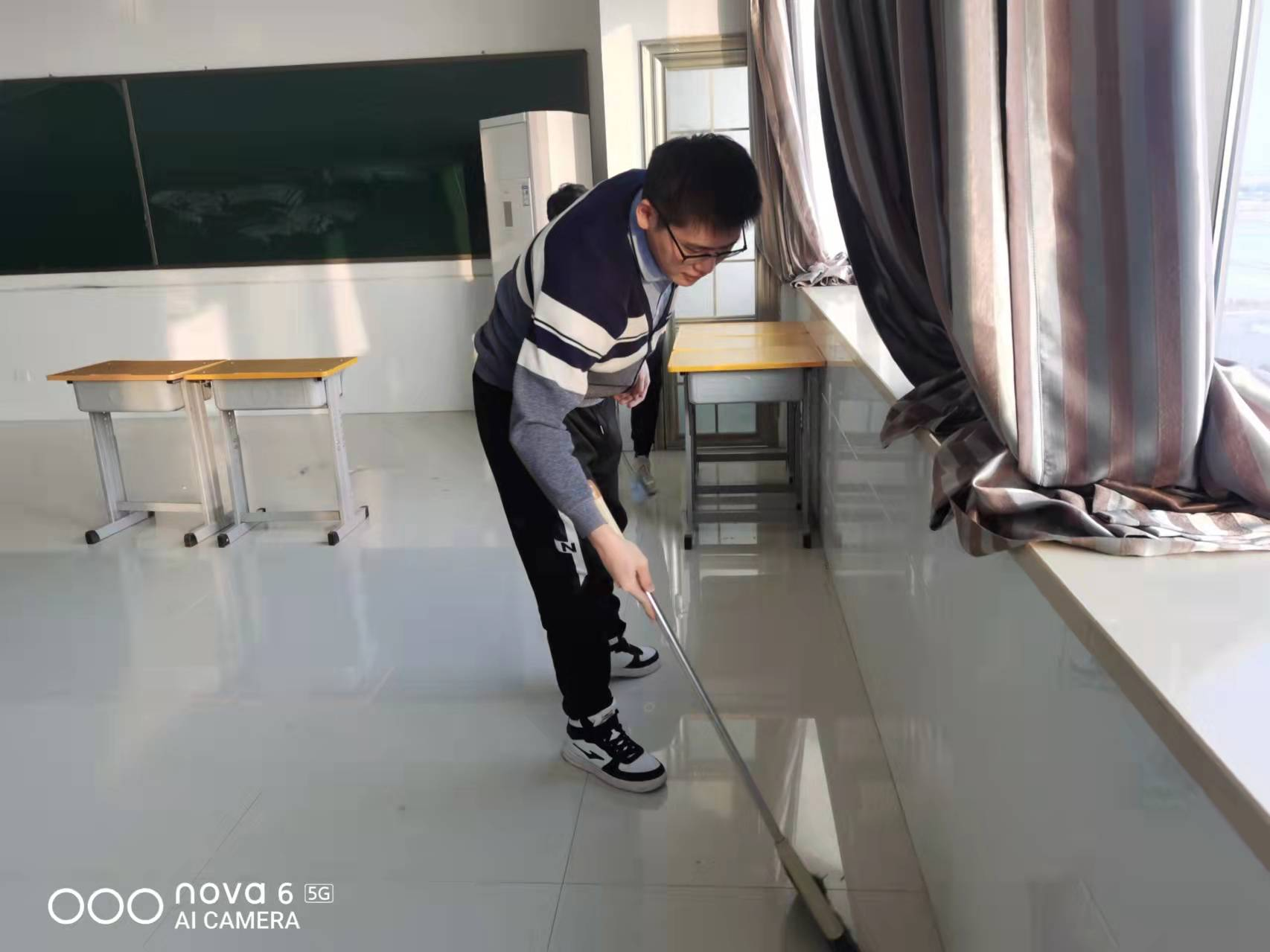 齐动手 迎开学——中恒高级中学全体教师开展大扫除工作