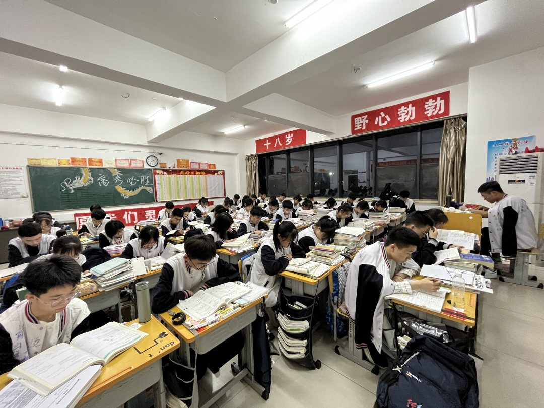 护航高考 逐梦远方