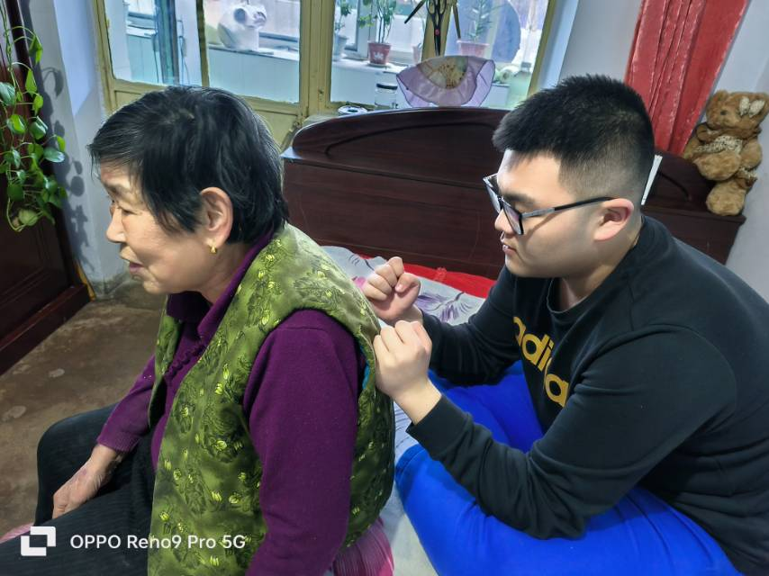 敬老孝亲颂家风  孝亲为先弘美德